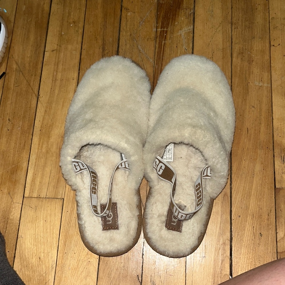 Nice slippers really comfortable but have so many color